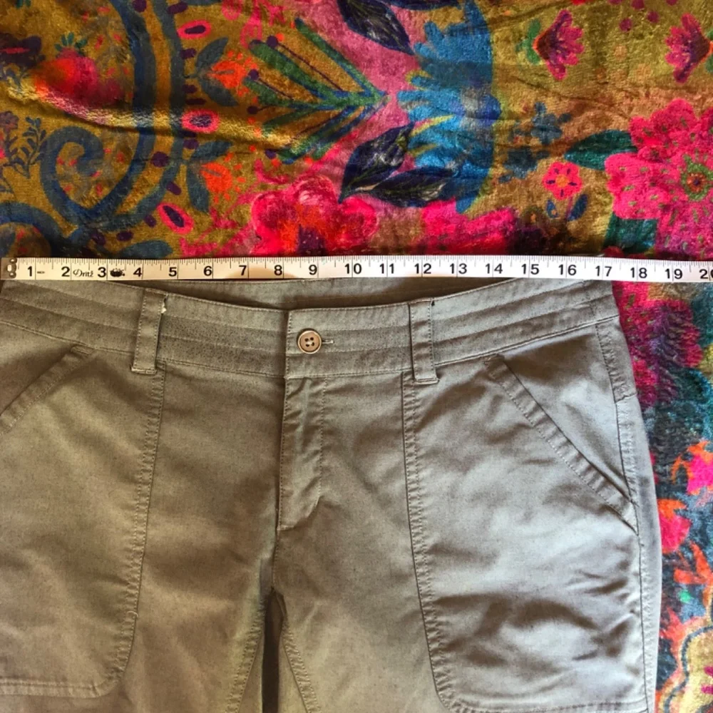 Columbia utility pants, fold up to capris - Picture 8 of 15